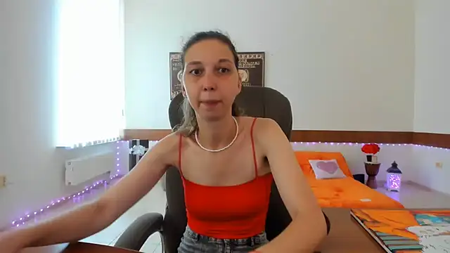 Snapshot of Ellina_Star chatting on July 20, 2026, 8:11 am Ellina Star online show from July 20, 2026, 8:11 am
