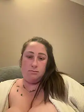 CurvyCatx online show from April 23, 2026, 7:48 pm