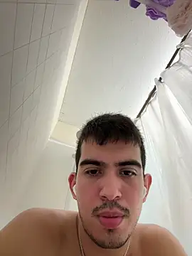 papichulo102099 online show from March 12, 2026, 11:31 pm