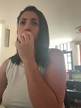 SamanthaWalker  online show from April 18, 2026, 7:07 pm