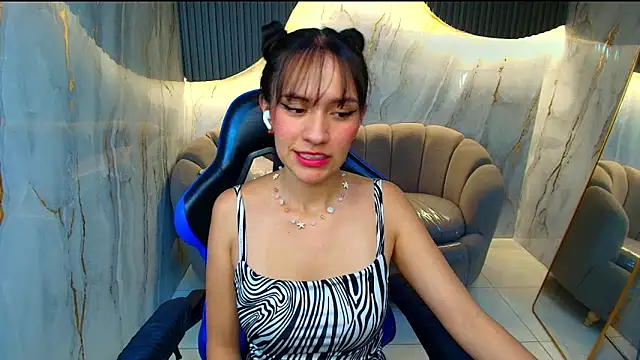 candy sky r online show from April 23, 2026, 3:13 am