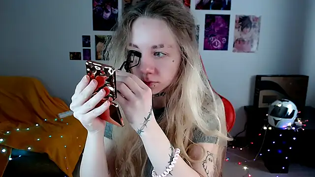 Nica Kawaii online show from April 10, 2026, 7:48 am