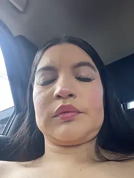 Pretty Julieta online show from May 17, 2026, 5:24 pm