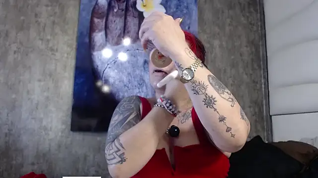 juana valkiria online show from May 16, 2026, 3:16 am