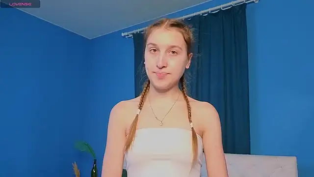 Xenia paradise online show from May 24, 2026, 12:32 am