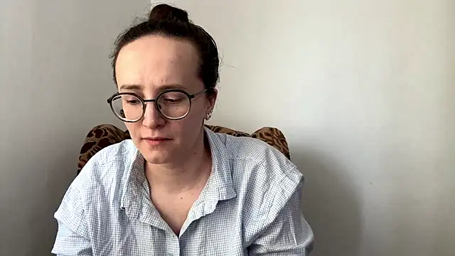 SofiaTease online show from April 2, 2026, 2:13 pm