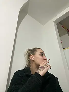 Giullyaxxx online show from March 11, 2026, 10:04 pm