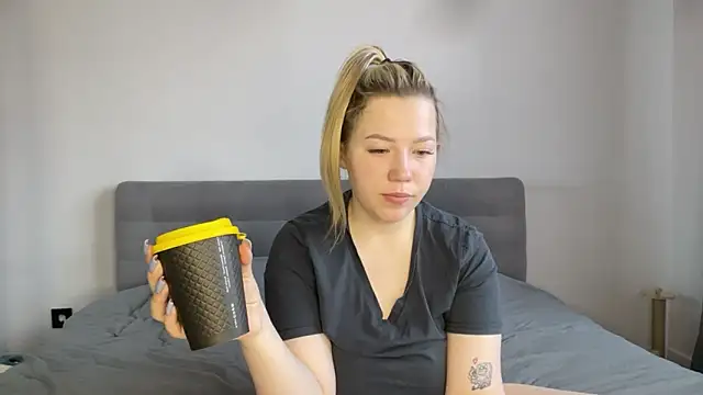 alyrasun online show from March 19, 2026, 6:24 am