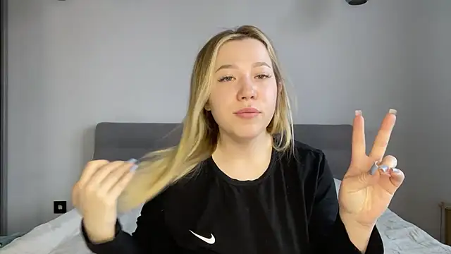 alyrasun online show from March 15, 2026, 5:58 am