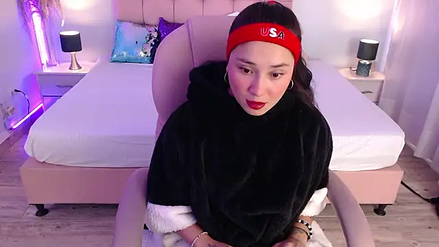 EILIIN07 online show from March 16, 2026, 1:04 pm