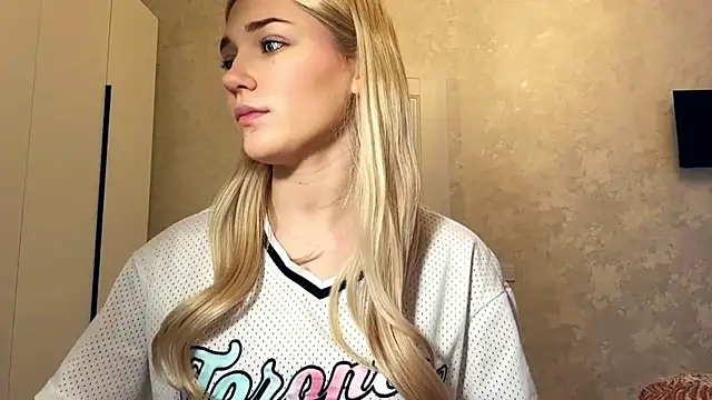 Snapshot of Barbie_Steph chatting on March 22, 2026, 1:23 pm Barbie Steph online show from March 22, 2026, 1:23 pm