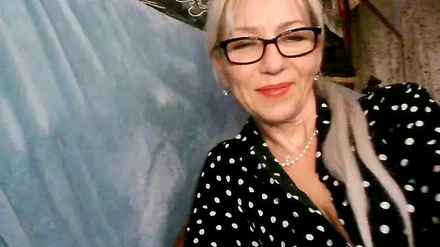 Snapshot of AlisaAngell chatting on April 11, 2026, 2:52 am AlisaAngell online show from April 11, 2026, 2:52 am