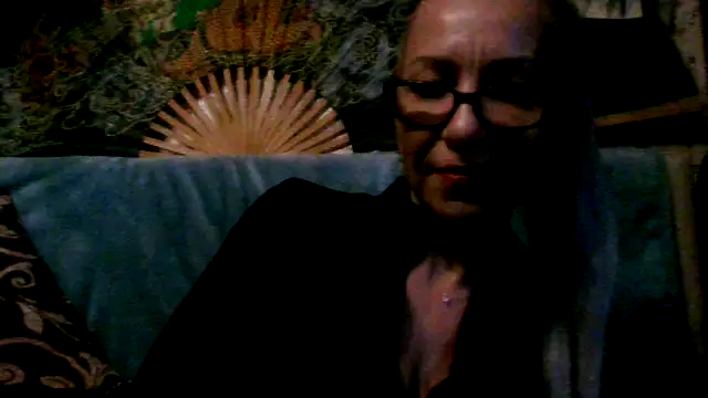 Snapshot of AlisaAngell chatting on April 4, 2026, 4:24 pm AlisaAngell online show from April 4, 2026, 4:24 pm