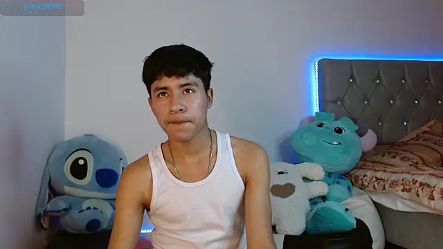 Snapshot of Sebas_fire4 chatting on March 10, 2026, 2:04 am Sebas fire4 online show from March 10, 2026, 2:04 am