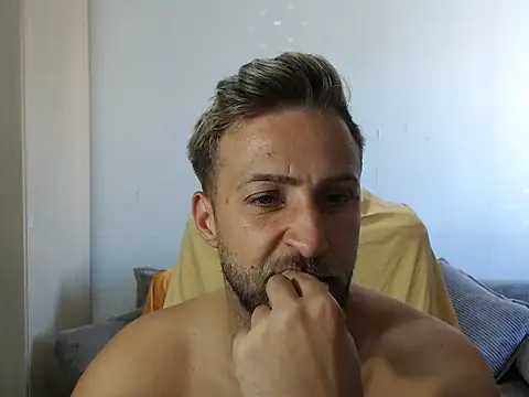 BlondEagleMuscle online show from July 31, 2026, 12:04 pm