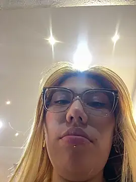 Lia Sterling online show from April 19, 2026, 2:01 am