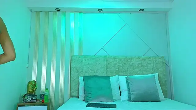 j belle  online show from March 14, 2026, 2:01 pm