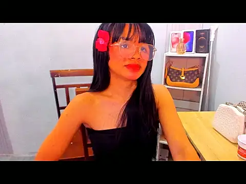 YunaBigCock online show from August 4, 2026, 3:44 am