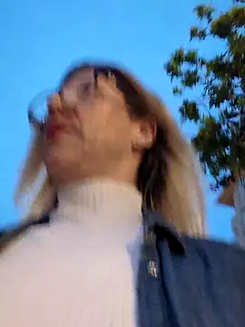 ManuelaX online show from April 24, 2026, 7:05 pm