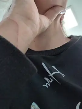 ManuelaX online show from April 25, 2026, 9:01 am