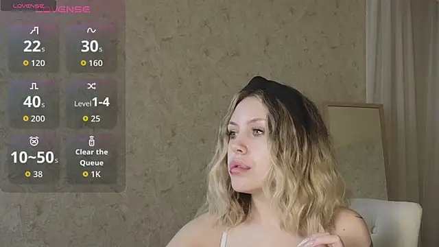  amymoore  online show from April 2, 2026, 1:24 am