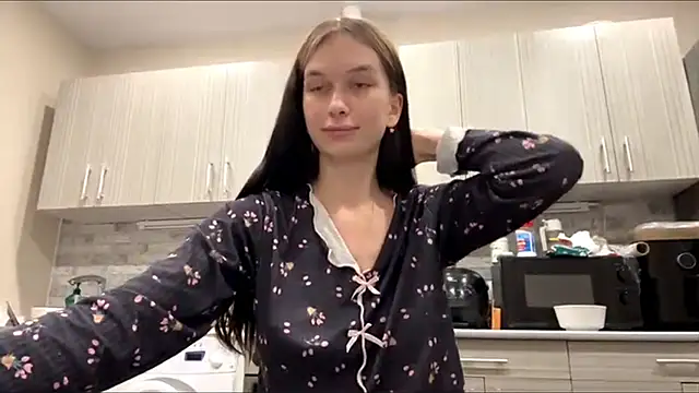 LaraDraggoo online show from March 29, 2026, 7:15 pm