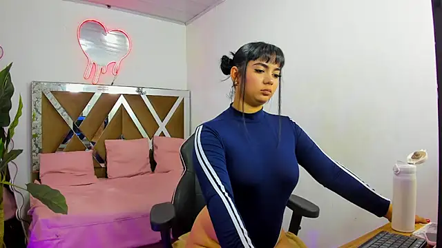 EVANGELIINE TAY online show from March 23, 2026, 11:43 am