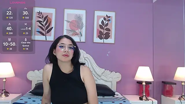 YayaQueen online show from May 17, 2026, 12:27 pm