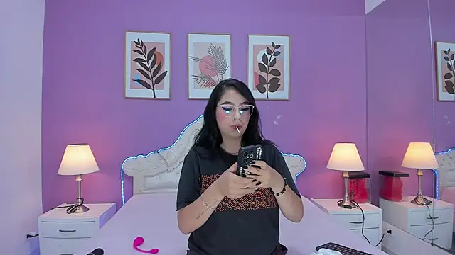 YayaQueen online show from May 29, 2026, 12:11 pm
