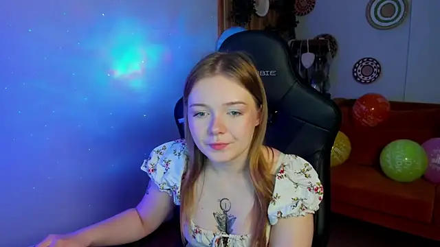 ElinaVale online show from May 12, 2026, 5:08 pm