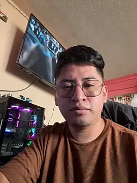 Snapshot of GoldenM95 chatting on April 9, 2026, 8:37 pm GoldenM95 online show from April 9, 2026, 8:37 pm