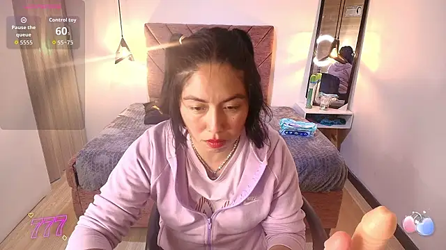 Amanda Fox   online show from March 18, 2026, 8:43 pm