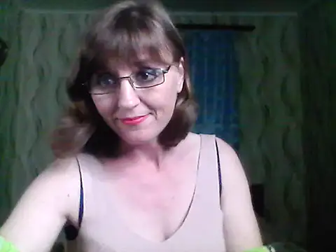 Alisaprice077 online show from May 31, 2026, 6:09 pm