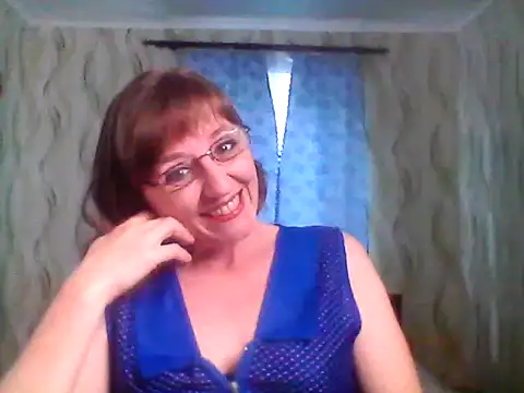 Alisaprice077 online show from May 9, 2026, 12:41 pm