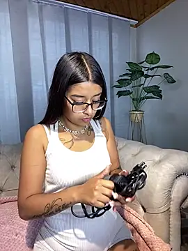 chanell pinkk online show from April 8, 2026, 12:50 pm