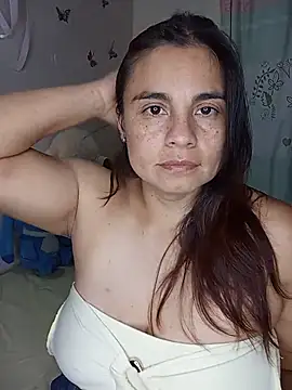 Snapshot of BettyBoo_w chatting on July 24, 2026, 12:17 am BettyBoo w online show from July 24, 2026, 12:17 am