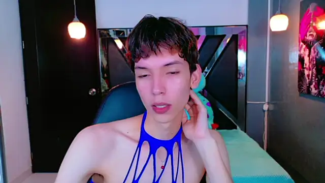 Stefany PiInk online show from May 16, 2026, 12:37 pm