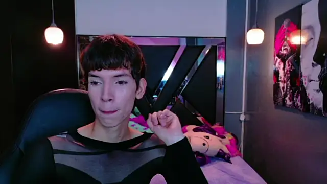 Stefany PiInk online show from June 5, 2026, 12:44 pm