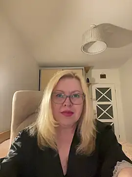 JanieLight53 online show from June 7, 2026, 9:09 pm