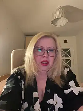 JanieLight53 online show from June 1, 2026, 7:35 pm
