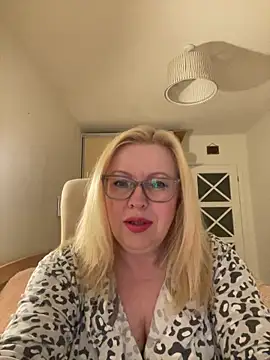 JanieLight53 online show from June 6, 2026, 8:03 pm