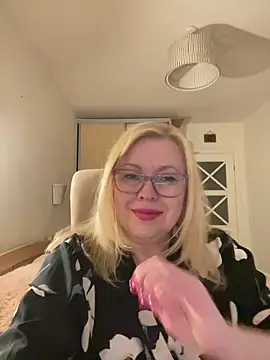 JanieLight53 online show from May 26, 2026, 7:56 pm
