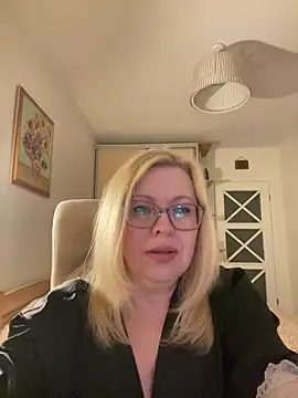 JanieLight53 online show from May 1, 2026, 6:24 pm