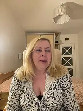 JanieLight53 online show from June 16, 2026, 9:48 pm