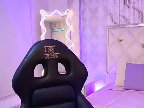 APRIL TAY1 online show from March 19, 2026, 3:50 am