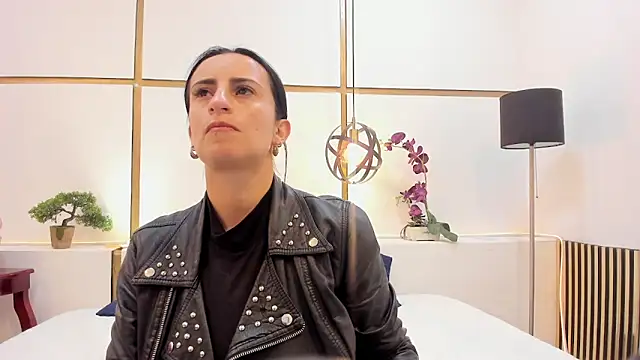 BrendaCantorel online show from April 10, 2026, 11:50 am