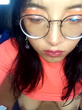 Snapshot of Dhalia_Noctis chatting on March 27, 2026, 10:33 pm Dhalia Noctis online show from March 27, 2026, 10:33 pm