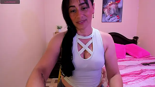 sara florez12 online show from May 1, 2026, 10:53 am