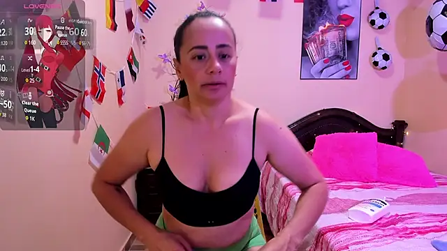 sara florez12 online show from June 25, 2026, 11:15 am
