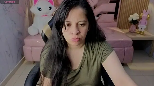 Snapshot of sara_tellez_s chatting on June 28, 2026, 3:24 am sara tellez s online show from June 28, 2026, 3:24 am